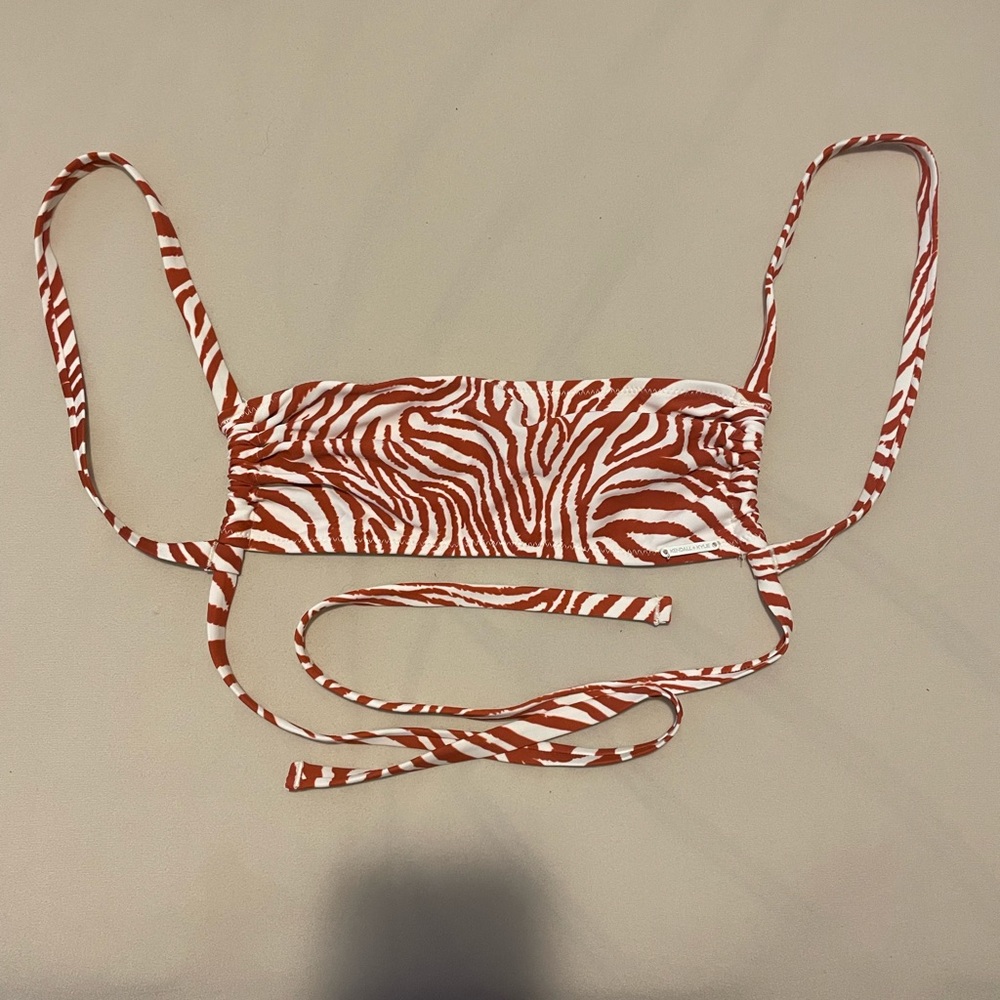 Kendall + Kylie zebra print bikini top size Large